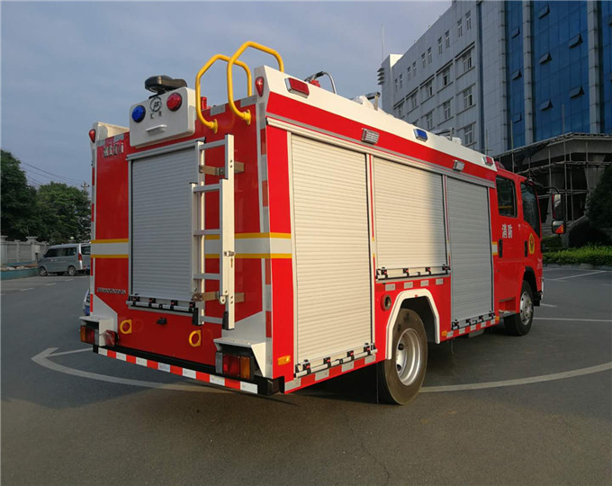 國六3.5噸五十鈴泡沫消防車